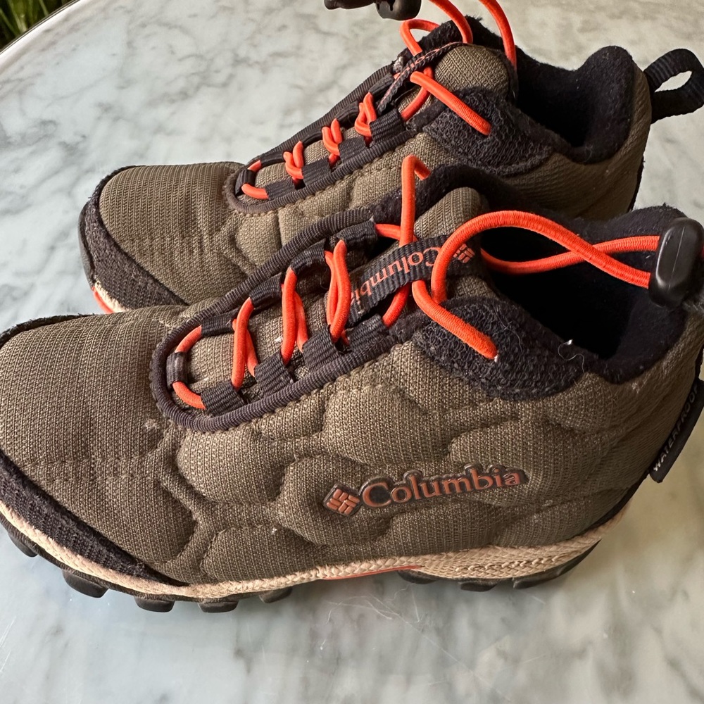 Columbia Firecamp waterproof hiking boots little kids size 9 shoes green